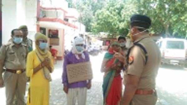 बिकरू हत्याकांड के आरोपी का नाटकीय तरीके से आत्मसमर्पण